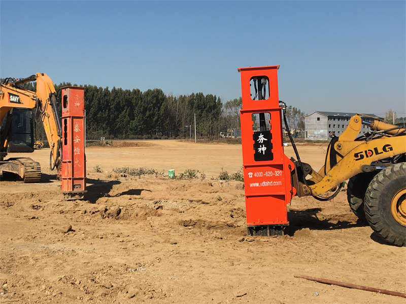 Two rapid hydraulic compactors under construction