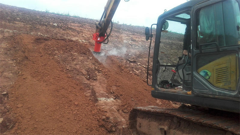 Longitudinal milling machine excavating trenches