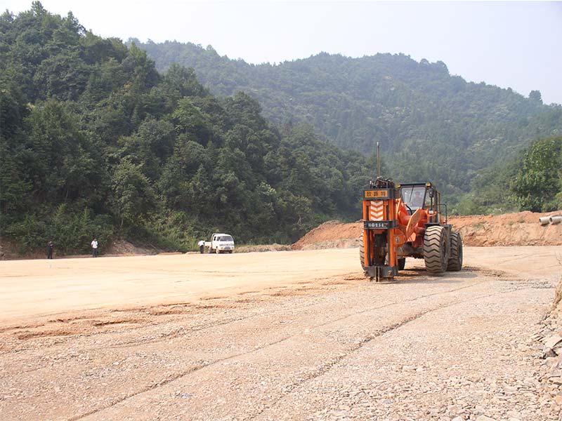 China's first rapid impact compactor is under construction